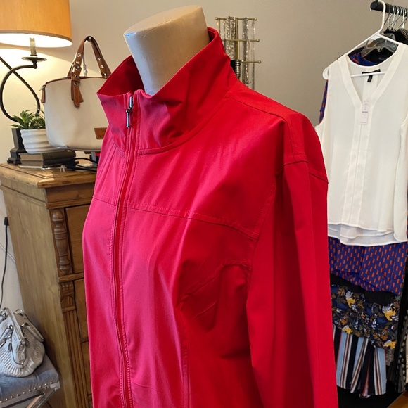 Chico's Zenergy Lightweight Red Jacket - Size 2 - Picture 3 of 12